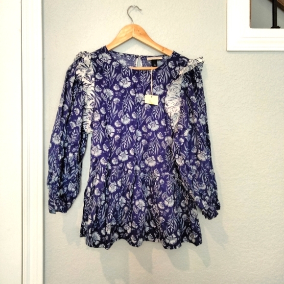 Universal Thread Women's Blue floral print Top - Picture 3 of 6